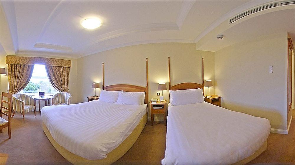 Westwood Hotel 戈尔韦 外观 照片
