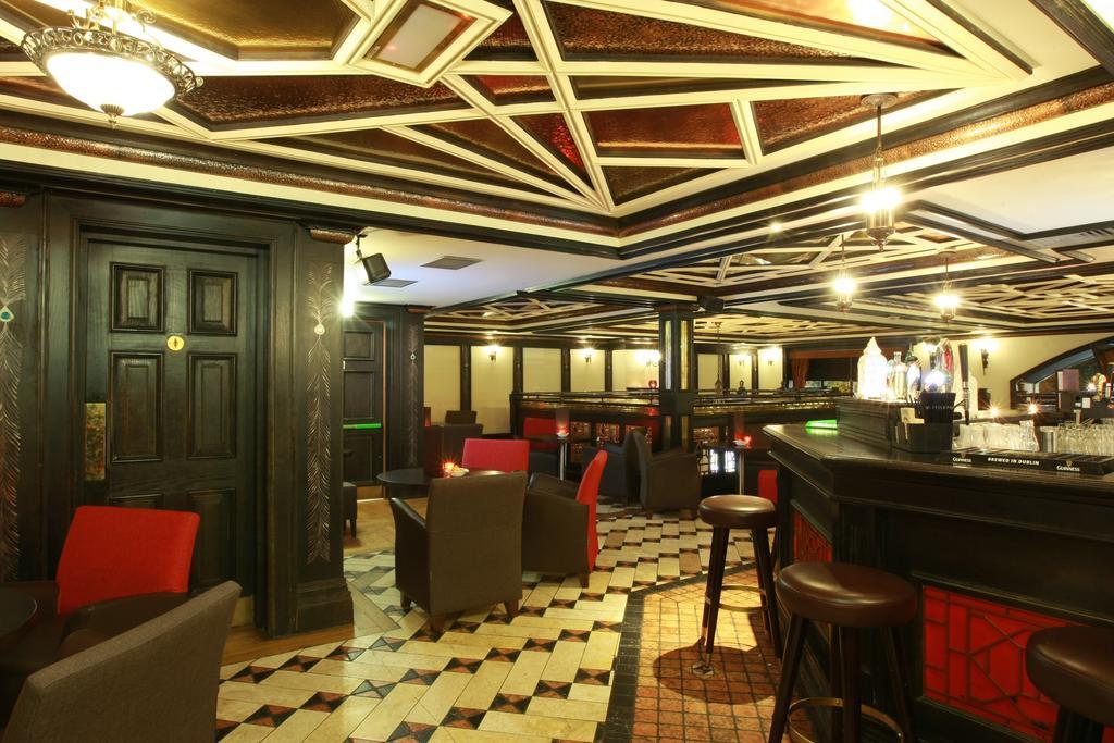 Westwood Hotel 戈尔韦 外观 照片